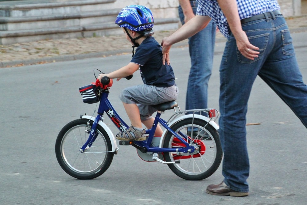 Meisje Instituut ritme Tips om je kind te leren fietsen | Mama Rubriek