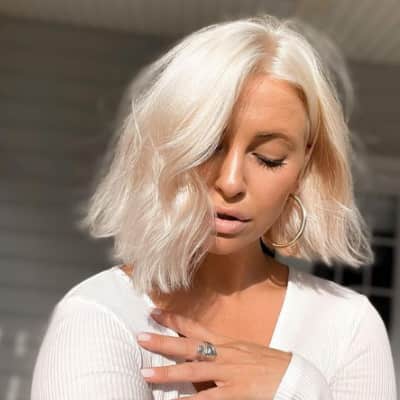 kandidaat bezig aanpassen Trend: wit blond haar | Beauty Rubriek