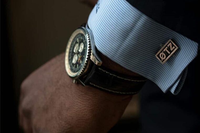 mannenpols met horloge