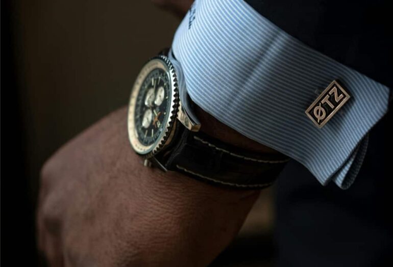 mannenpols met horloge