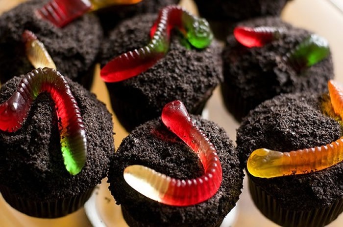 worm cupcakes
