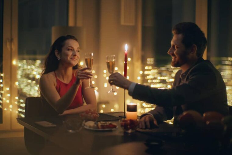 romantische date bij kaarslicht
