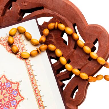 koran met rozenkrans