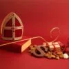 Boek van sinterklaas, mijter en staf en sint chocolade