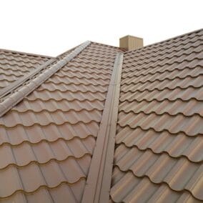 Bruingrijs dak met dakpannen in verouderde look