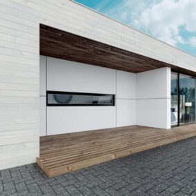 front huis met plaatwerk