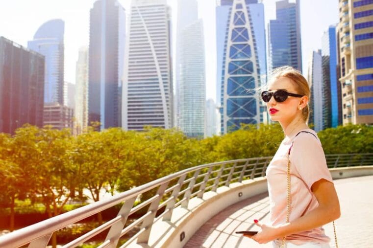 vrouw in dubai