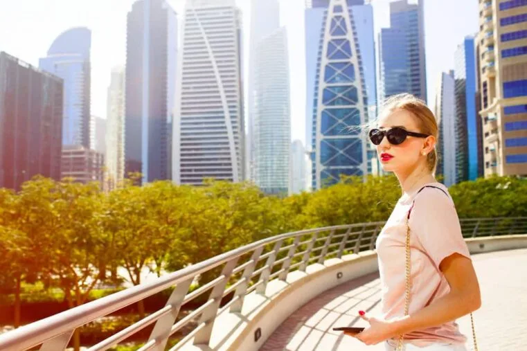 vrouw in dubai